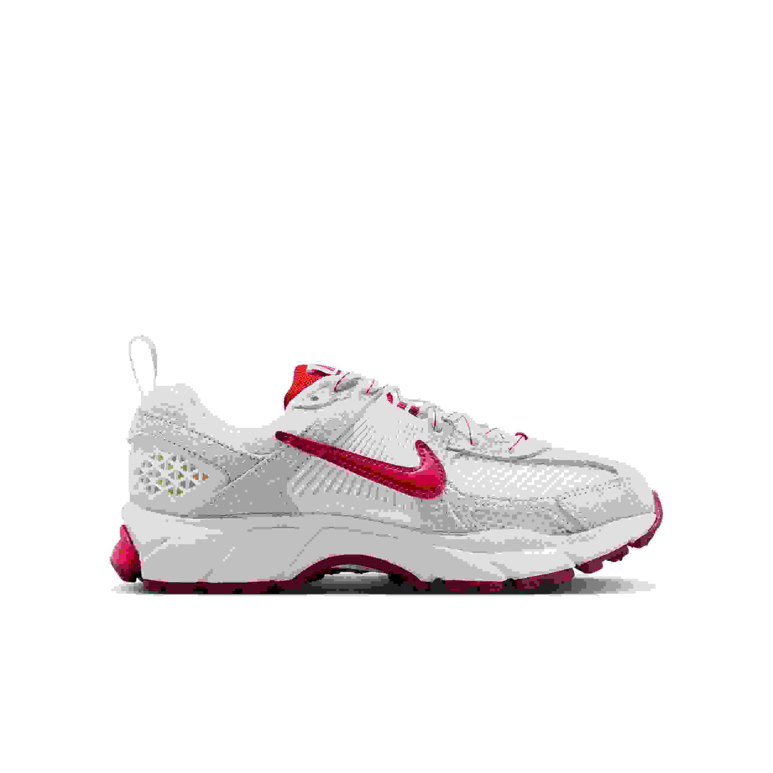 Nike Vomero 5 SE Grade School Boys' "Sail/Team Crimson/University Red" Shoe